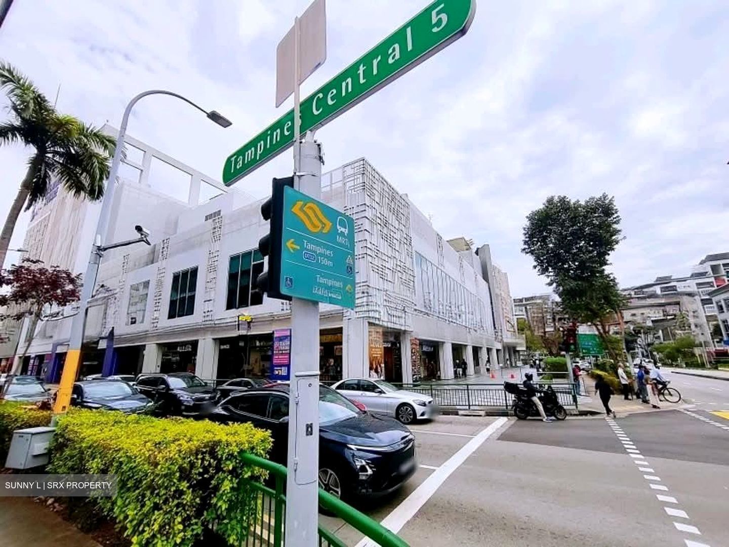 Tampines Central 1 (D18), Retail #559818301